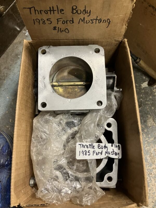 Throttle body for 1985 Ford Mustang, with new gaskets, used