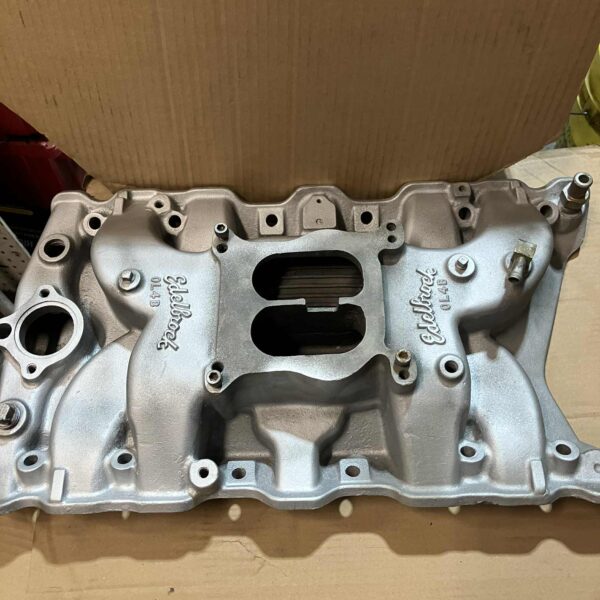 Intake manifold, Edelbrock #0L4B, 350 Oldsmobile 1968, great shape, used