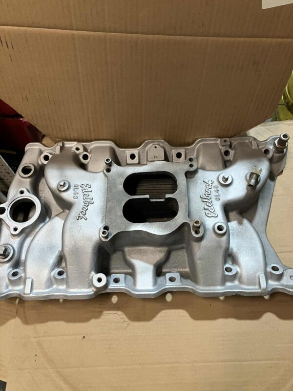 Intake manifold, Edelbrock #0L4B, 350 Oldsmobile 1968, great shape, used