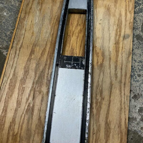 Shifter top plate, #3934154, 1968-72 Chevy Chevelle/Malibu, used