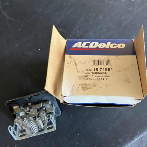 Blower motor resistor, AC Delco #15-71991, 1995-2000 Chevy/Olds/GMC, classic, new, old stock, $35