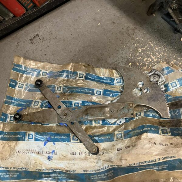 Window Regulator, #20302331, 1984-88 Pontiac Fiero, LH, new, old stock