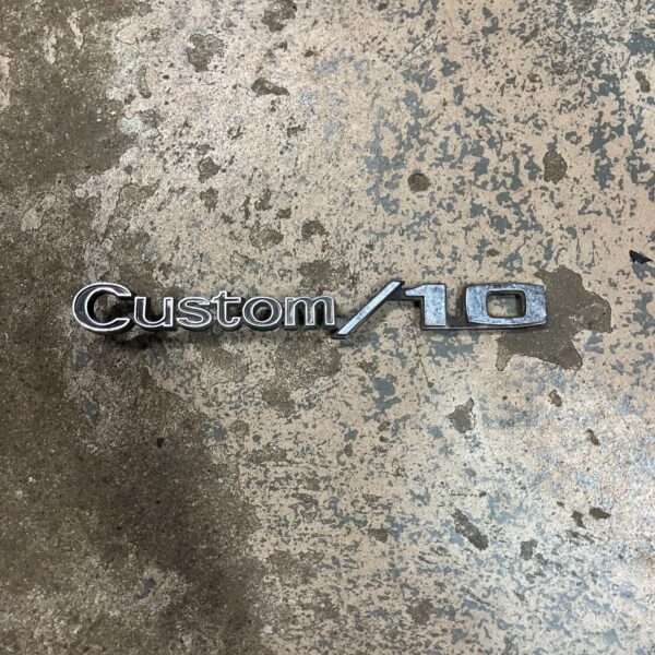 Emblem, Custom/10, for 1969-72 Chevy truck front fender badge, 1 only